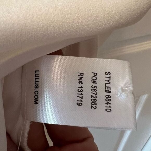 LULUS SIZE SMALL WHITE KEEP EM COMING BACKLESS SKATER DRESS New Mark On Dress - Picture 10 of 11